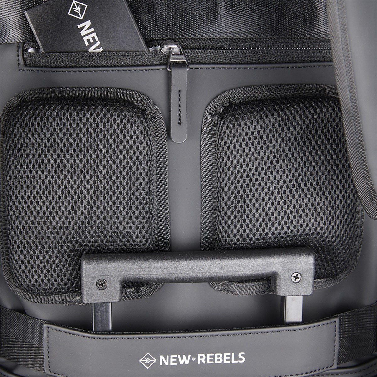 Reflect - Milwaukee Rucksack silber