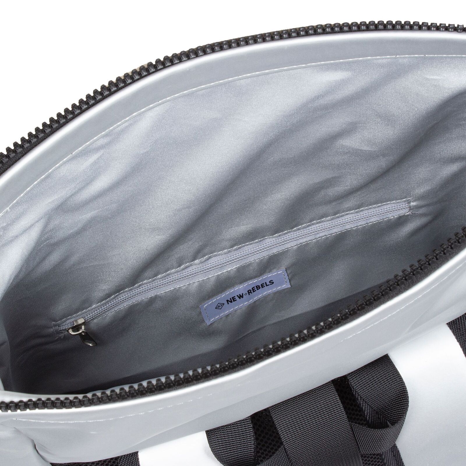 Mart - New York Rolltop Rucksack silber metallic