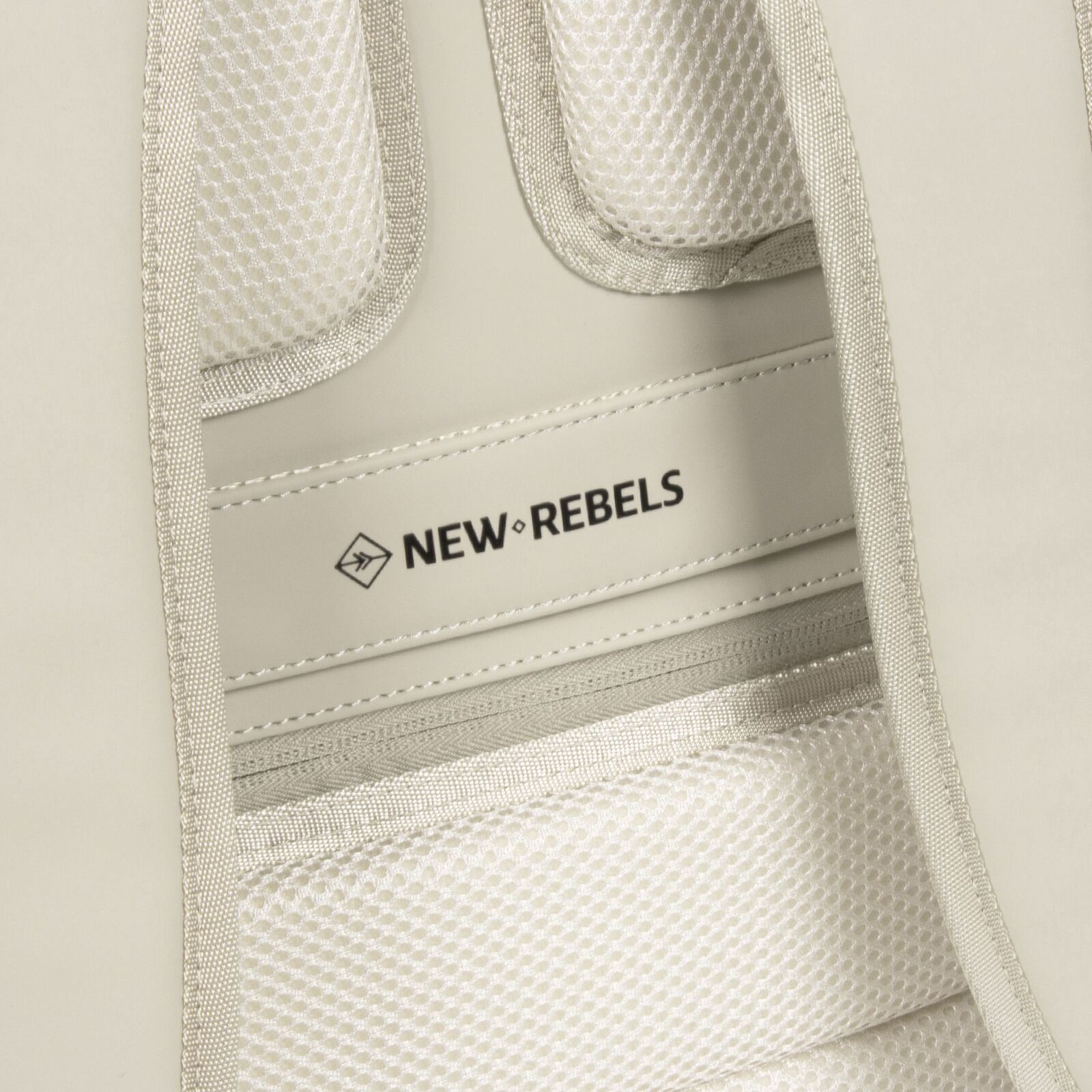 Mk0wGAKo William - Riverside Rolltop Rucksack beige