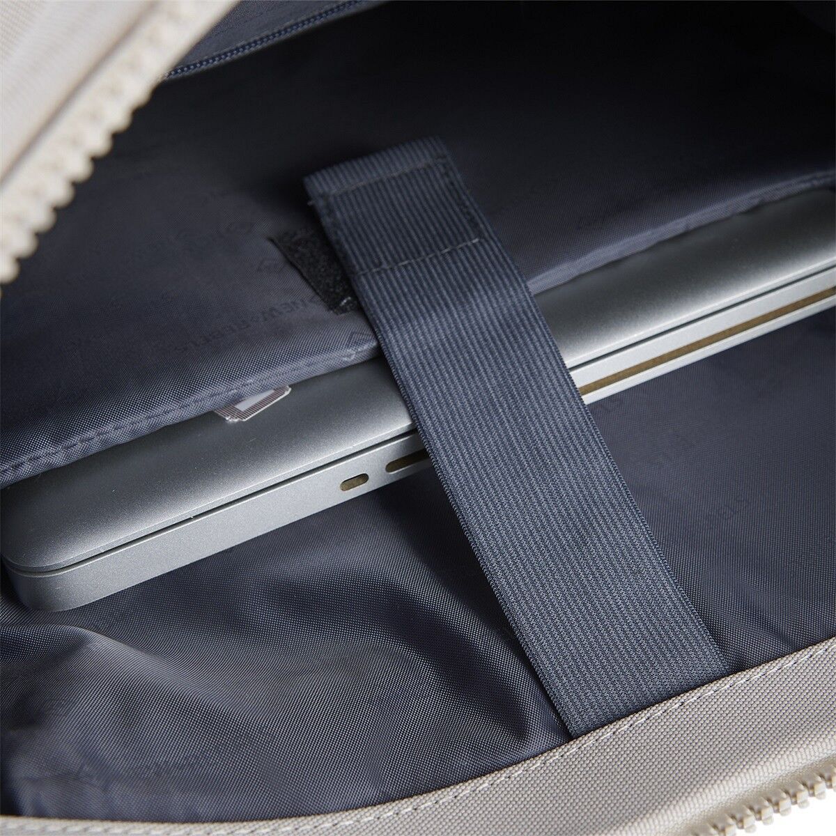 DD0100587BA8FCC191F69764739B6E0F04FD21D0 Backham - New York Rolltop Rucksack beige/taupe