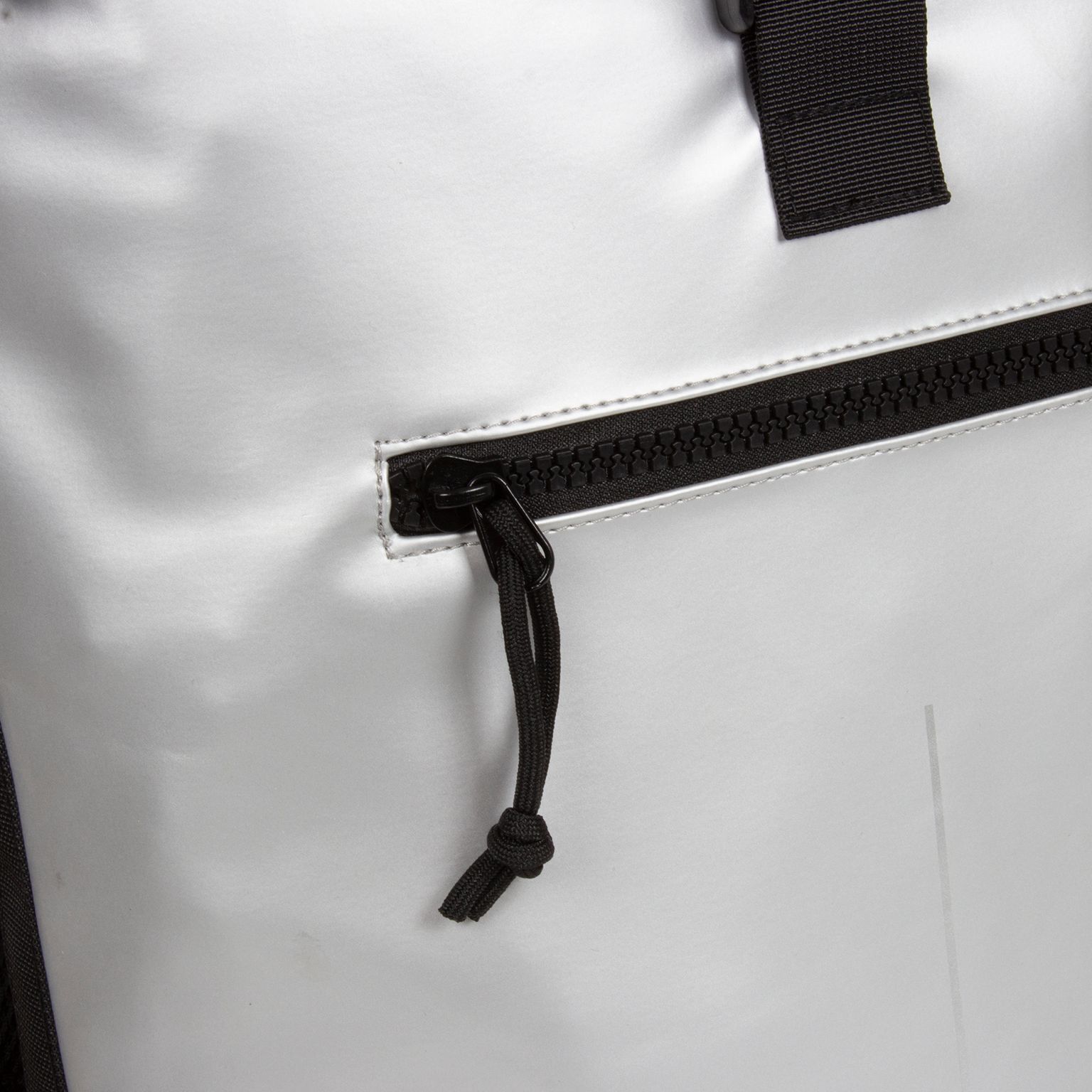 Mart - New York Rolltop Rucksack silber metallic